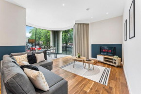 Designer Apt in Central Lincoln - Sleeps 6